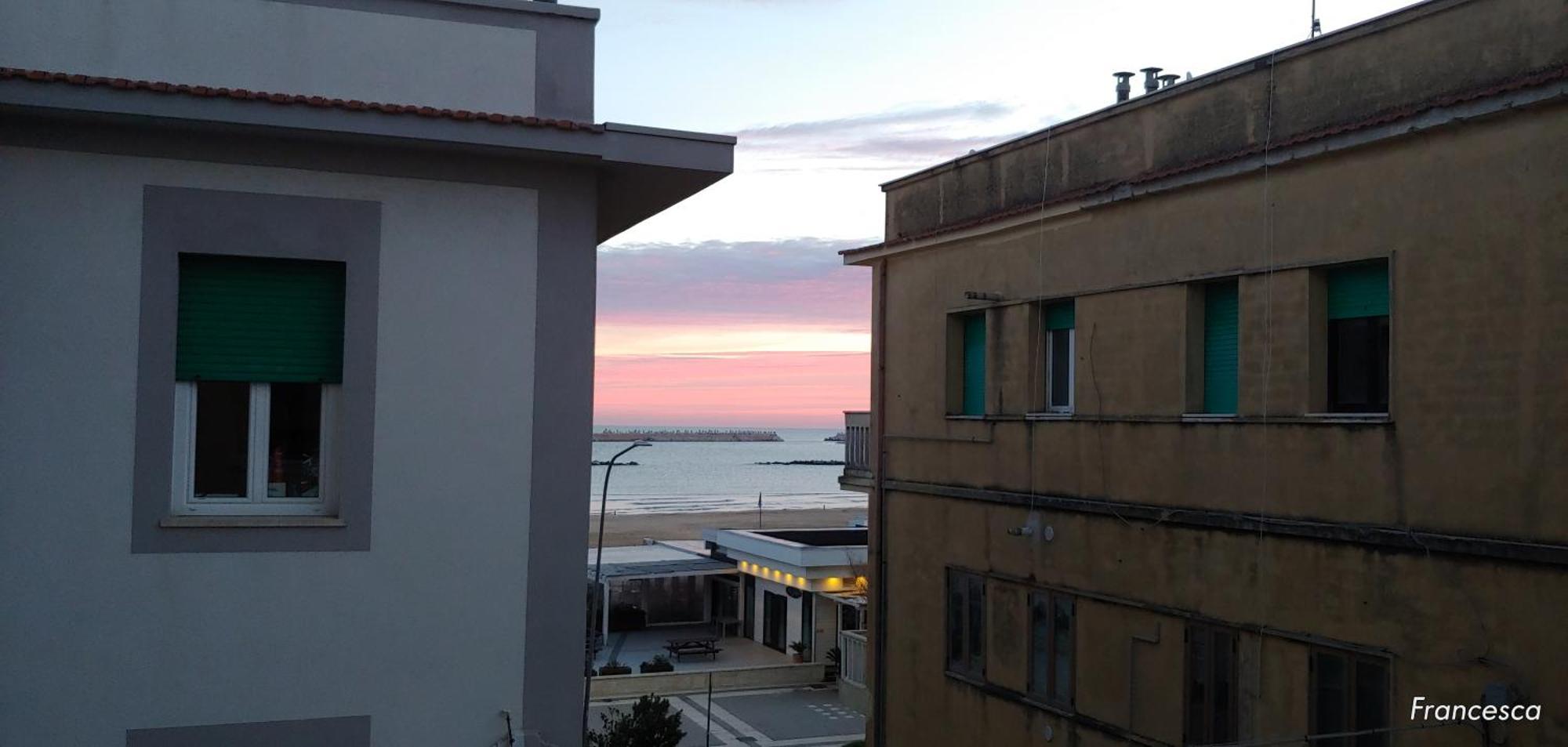Casa Di Pipo - Appartamento Davanti Al Mare Pescara Dış mekan fotoğraf